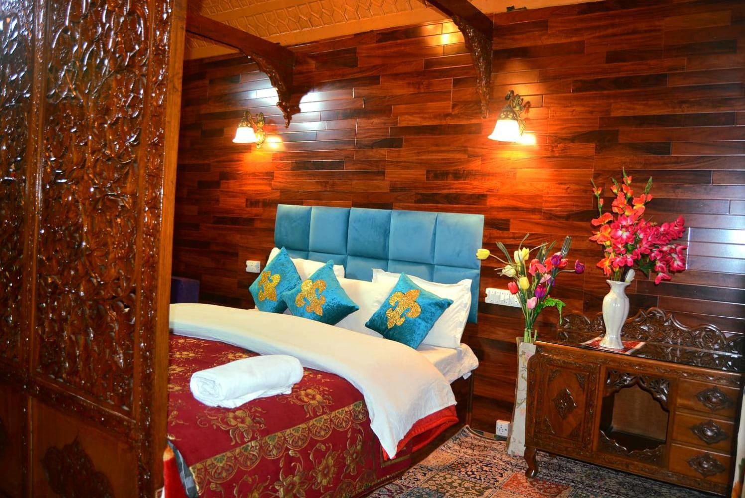 ホテル Heritage Amina Group Of Houseboats Srīnagar エクステリア 写真