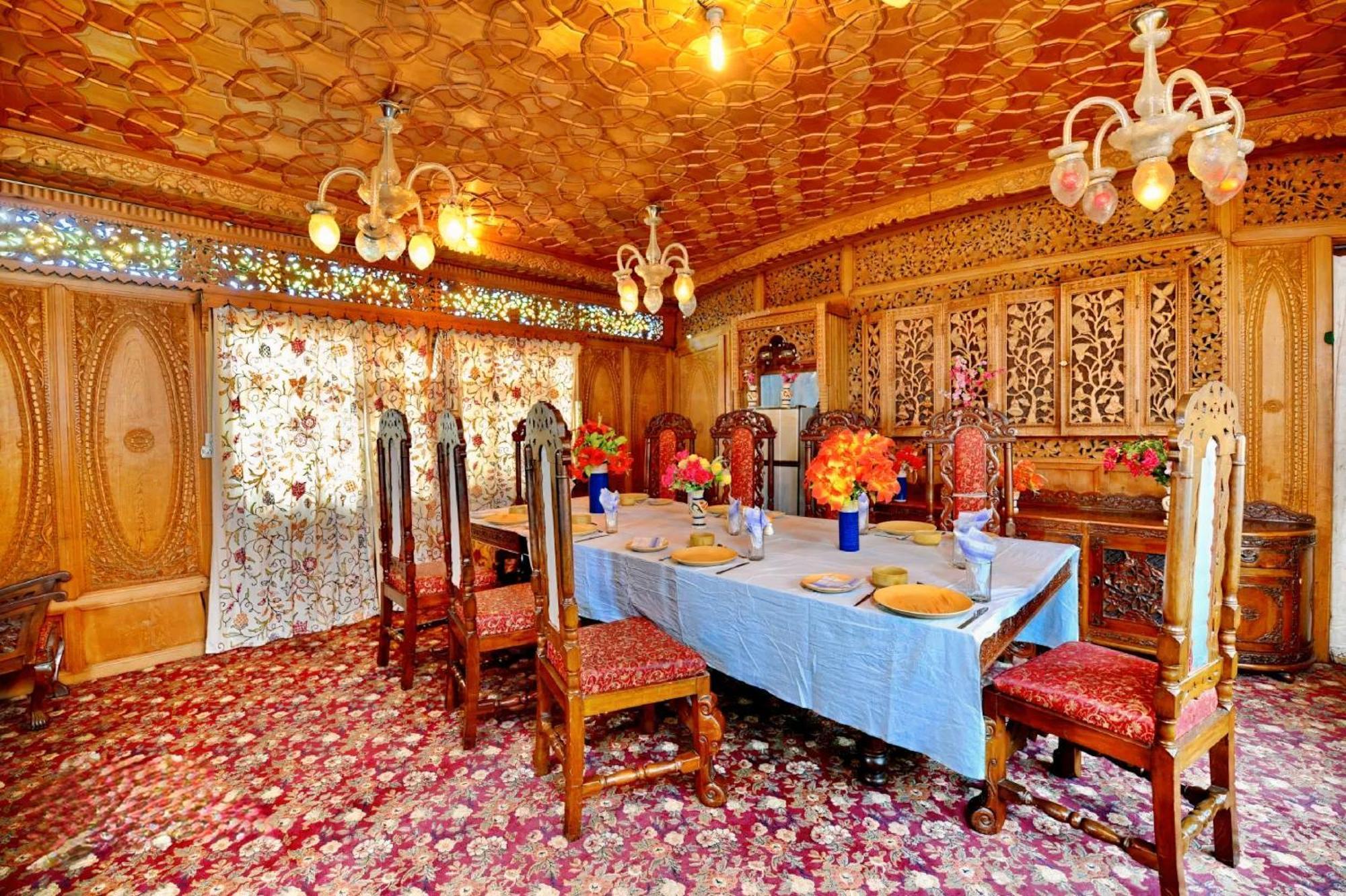 ホテル Heritage Amina Group Of Houseboats Srīnagar エクステリア 写真
