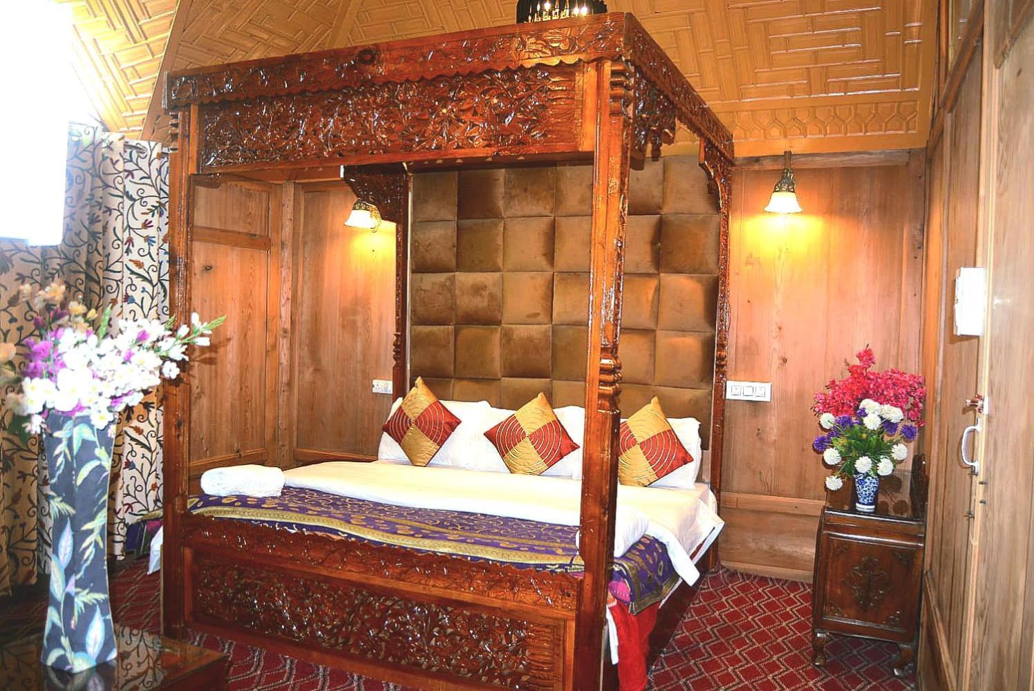 ホテル Heritage Amina Group Of Houseboats Srīnagar エクステリア 写真