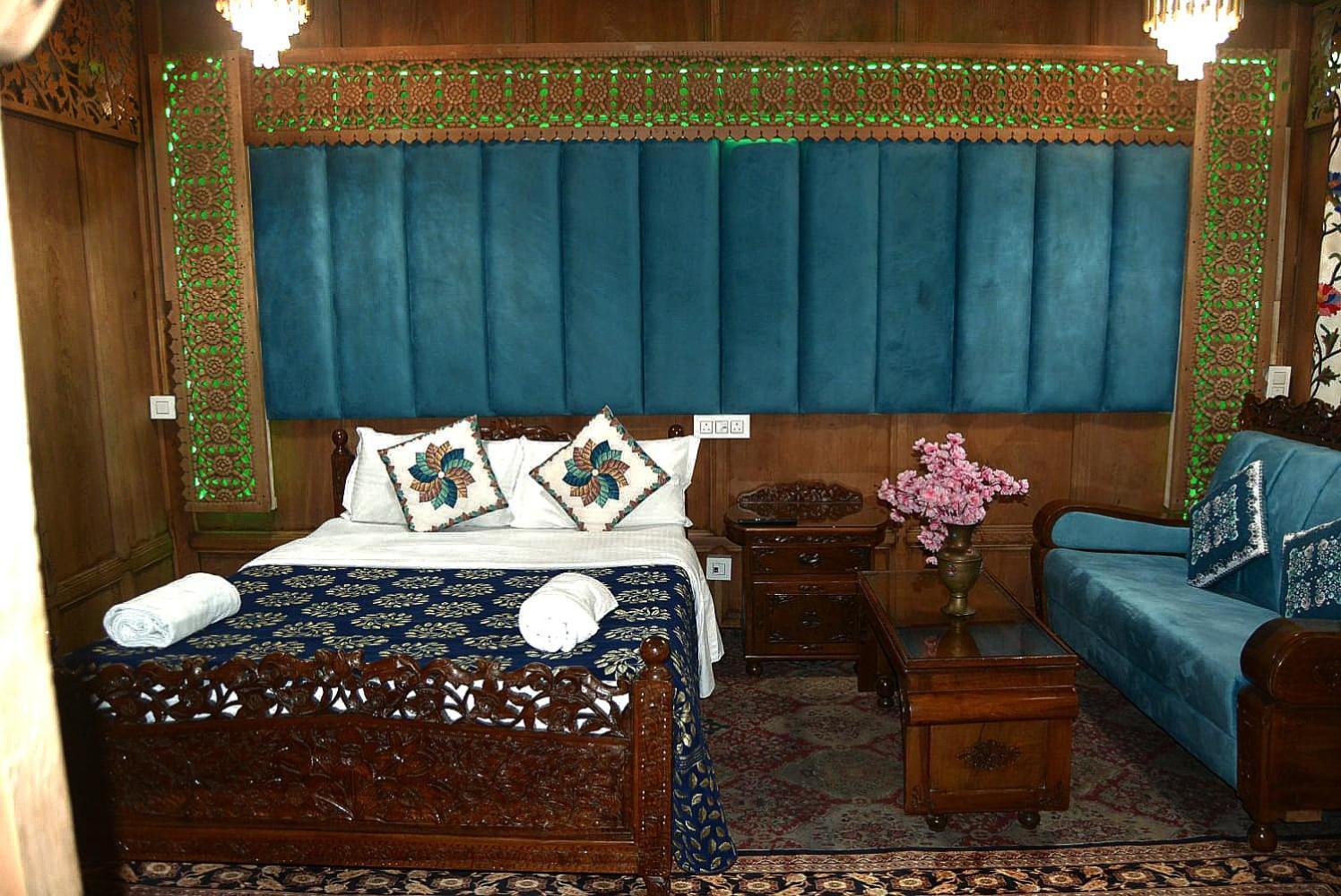 ホテル Heritage Amina Group Of Houseboats Srīnagar エクステリア 写真