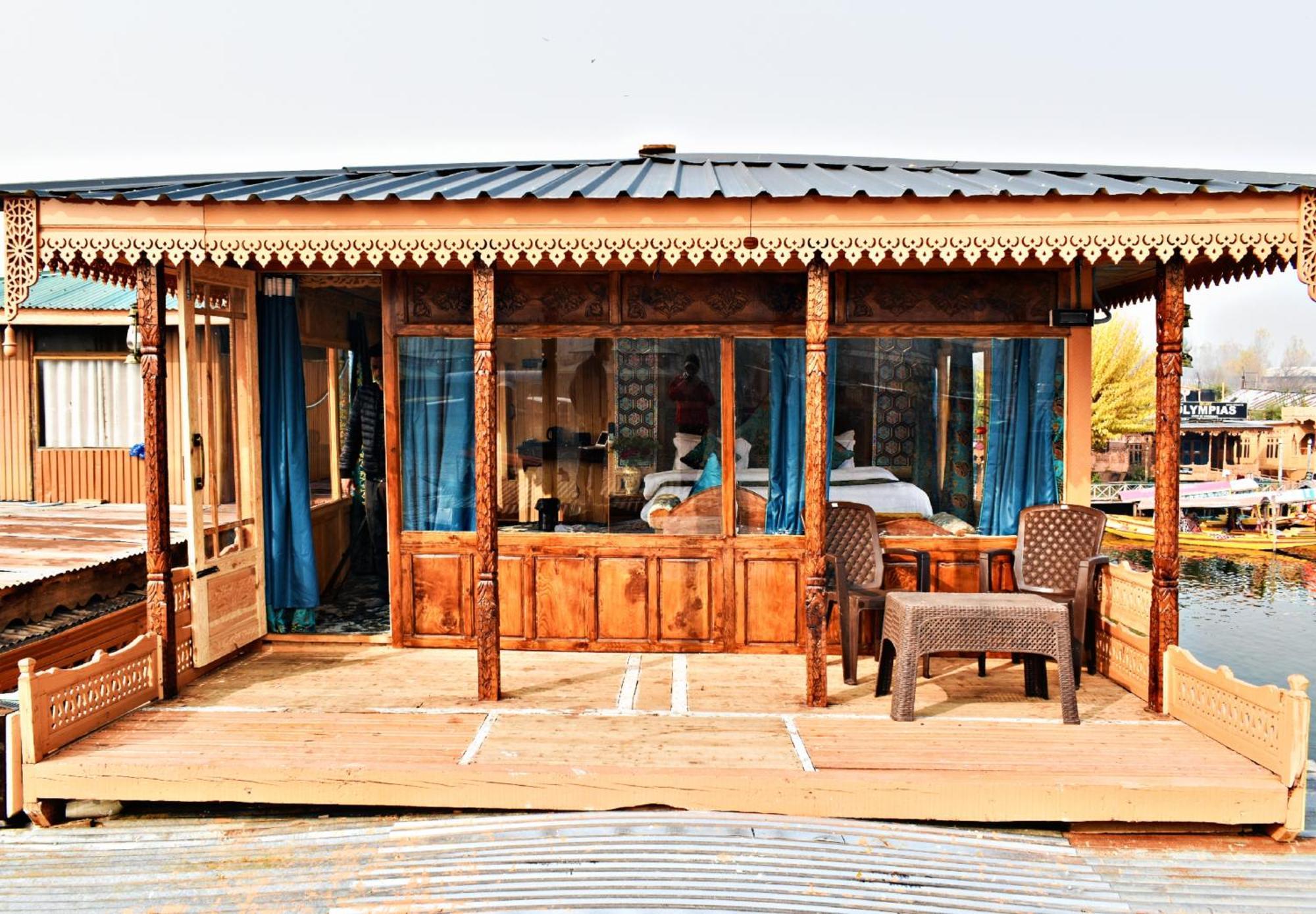 ホテル Heritage Amina Group Of Houseboats Srīnagar エクステリア 写真